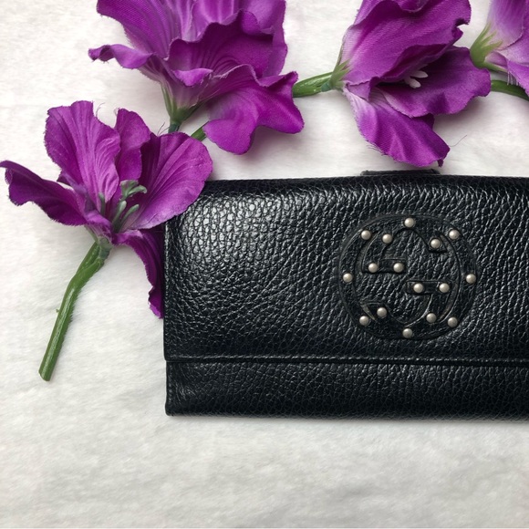 Gucci Authentic Black GG Studded Interlocking Leather Wallet - Picture 16 of 17